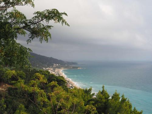 Arrivée sur la baie avec les nuages où nous allons passer la soirée 