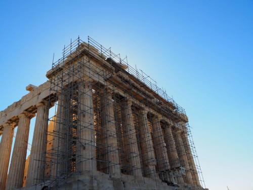 Le Parthénon, toujours en rénovation.