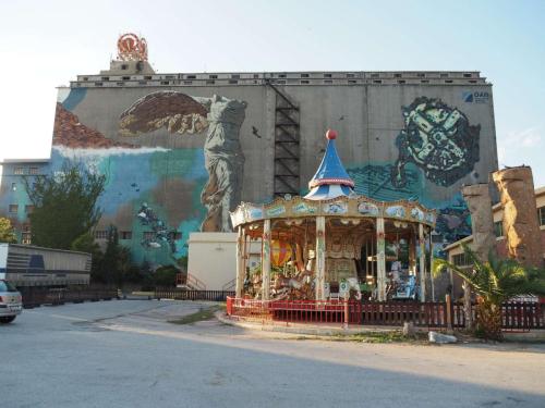 Street art sur le port de Pirée 