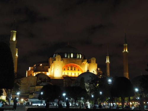 La célèbre Aya Sofia (Sainte Sophie) de nuit