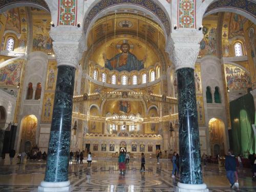 l’église Saint-Sava, l'intérieur