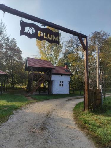 Le camping Plum, la petite cabane où je vais passer la nuit (photo prise le matin, je suis arrivée de nuit)