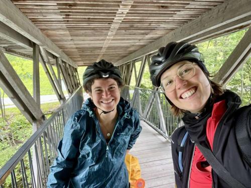 Superbe rencontre sur la route ! Julie, une allemande qui va être une superbe copine d'aventure !