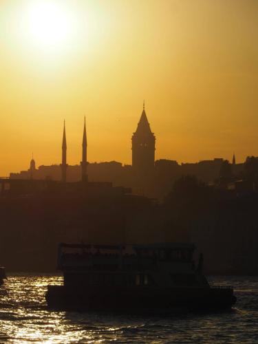 Coucher de soleil sur la tour Galata